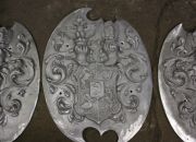 Neu gegossene Wappen